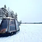 Northern Lights Glass Igloo Getaway For Couples Huoneisto Rovaniemi