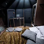 Huoneisto Northern Lights Glass Igloo Getaway For Couples Rovaniemi